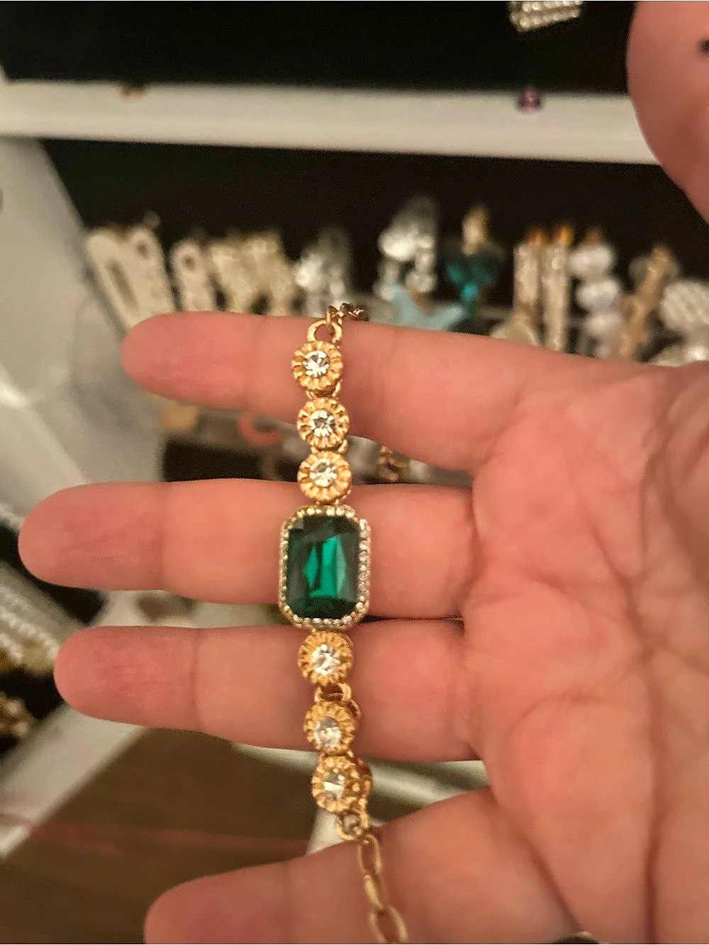 Green Gemstone Bracelet Gold Tone Like New